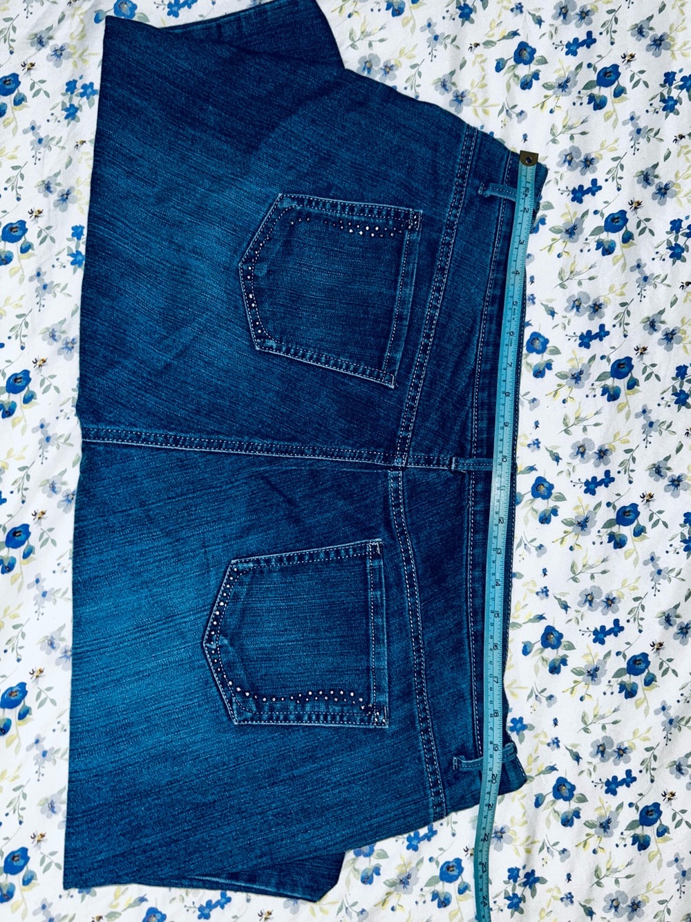 Jeans 22W Gloria Vanderbilt Dark Blue High-Rise Jeans with Studded Back Pockets - Picture 2 of 9